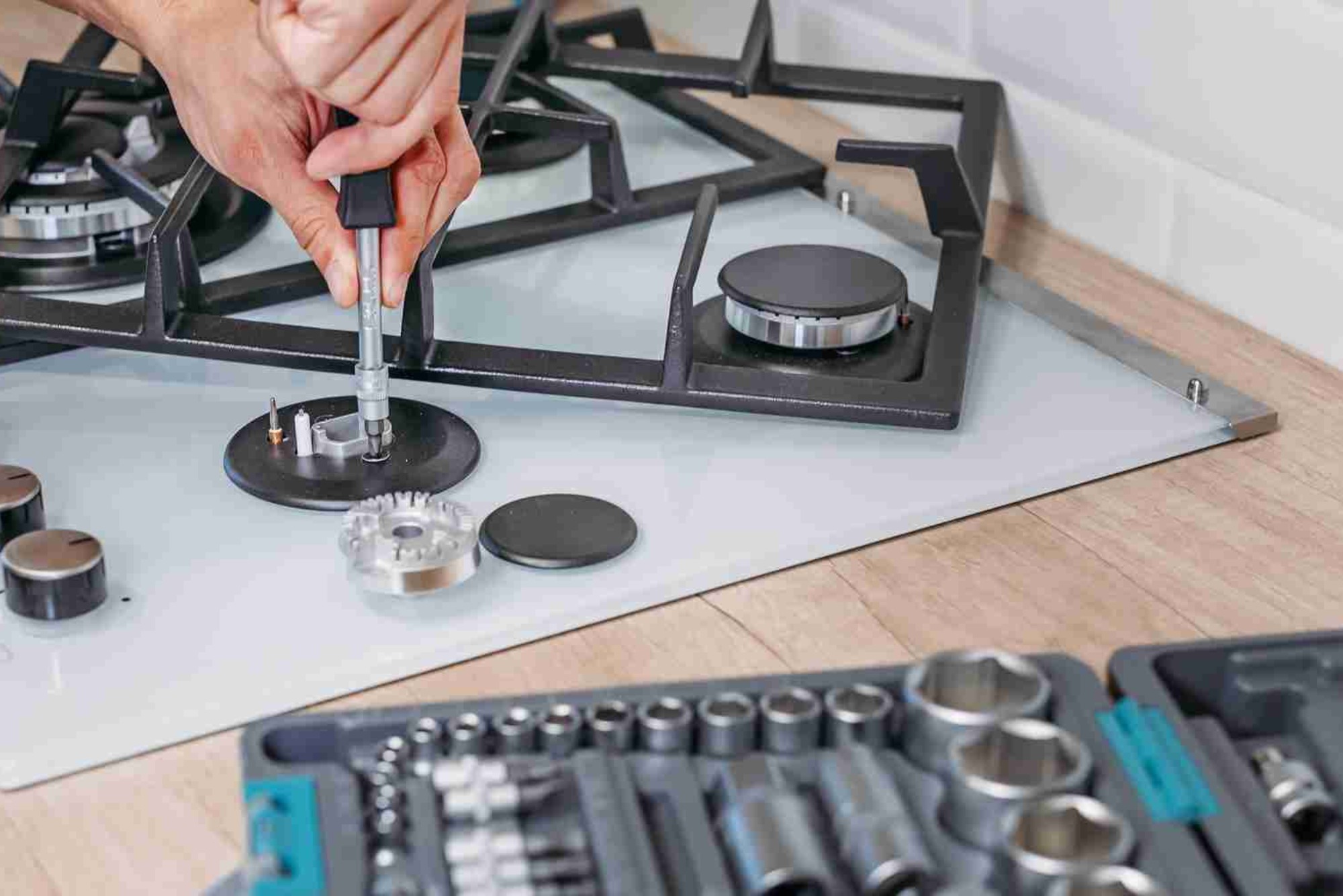 gas-stove-repair-in-Dubai-2_11zon